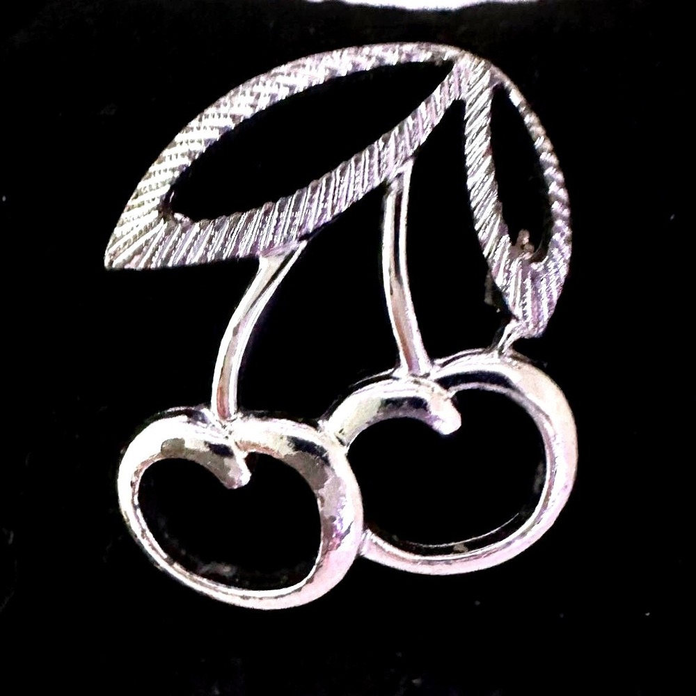 Sarah Coventry Silver Tone Cherry Brooch Pin Cute Fruit Design  Accessory Women‎